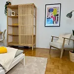 Zentrale Wohnung Mit Parkplatz